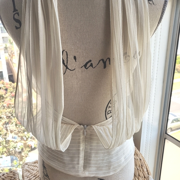 BCBG MaxAzaria Unique sexy blouse - Picture 3 of 9